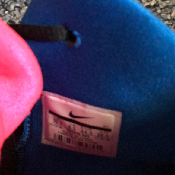 These are brand new kyrie 5 and they are very nice - Picture 6 of 6